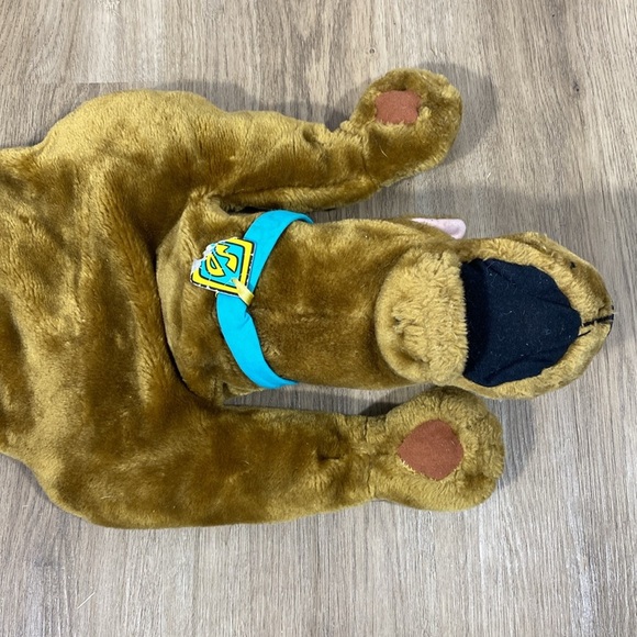 Scooby Doo Vintage Brown Plush Stuffed Animal lying flat - Picture 7 of 13